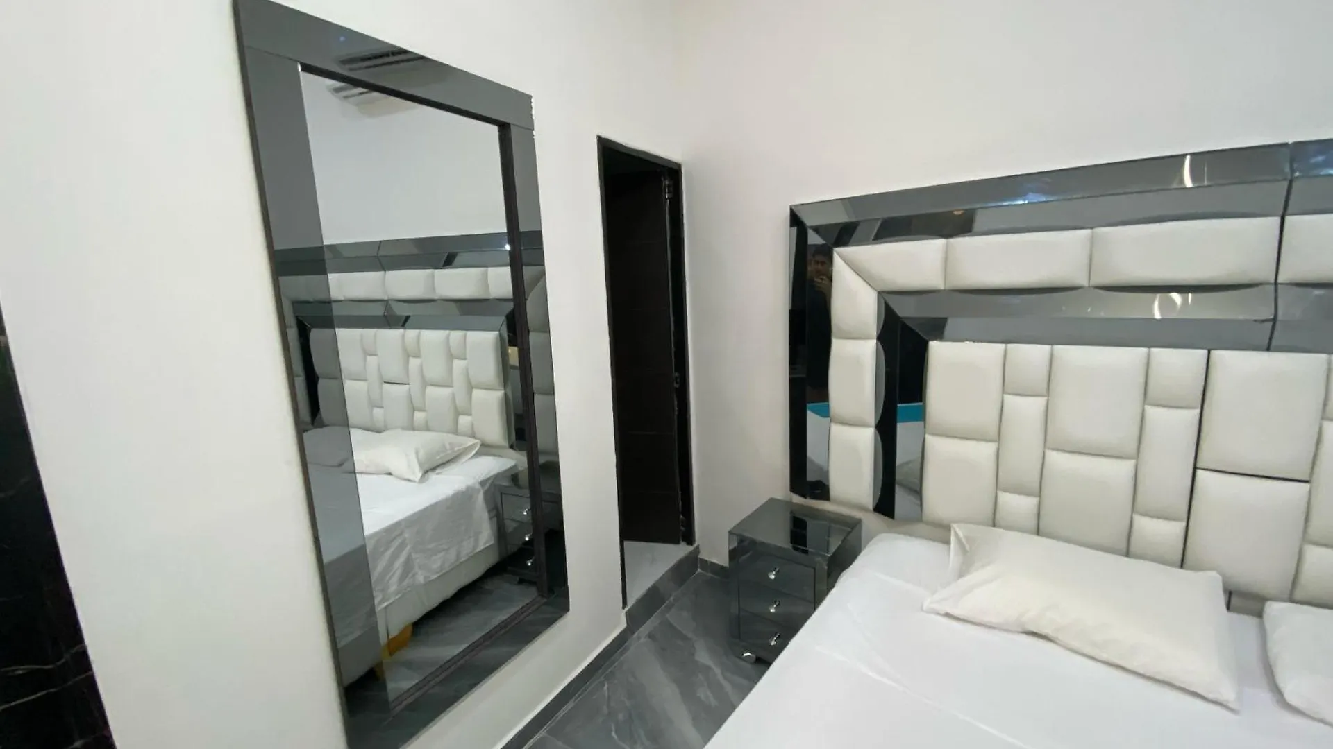 Hotel Hostal Caps Cartagena 3*,